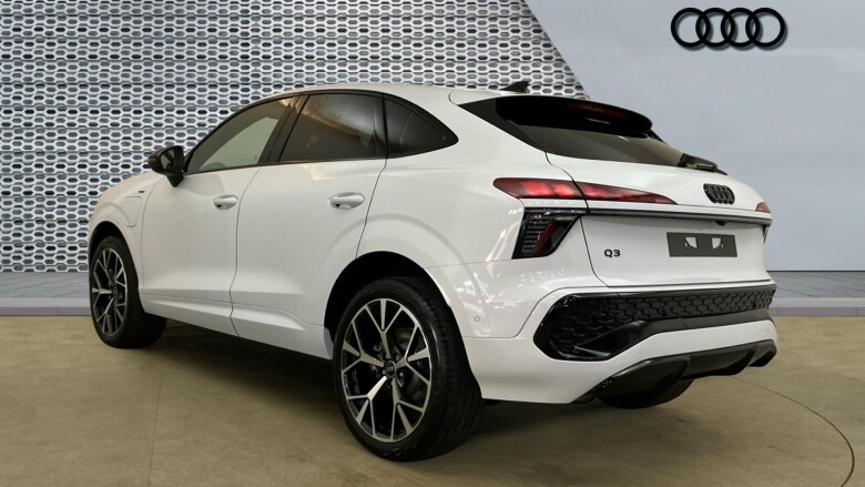 Audi Q3 1.5 e-Hybrid Launch Edition 5dr S Tronic Estate